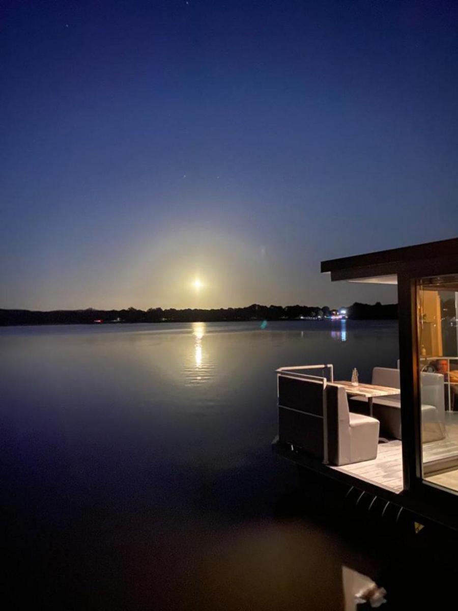 Houseboat Marina Mookerplas 4-6 Persons Plasmolen Εξωτερικό φωτογραφία