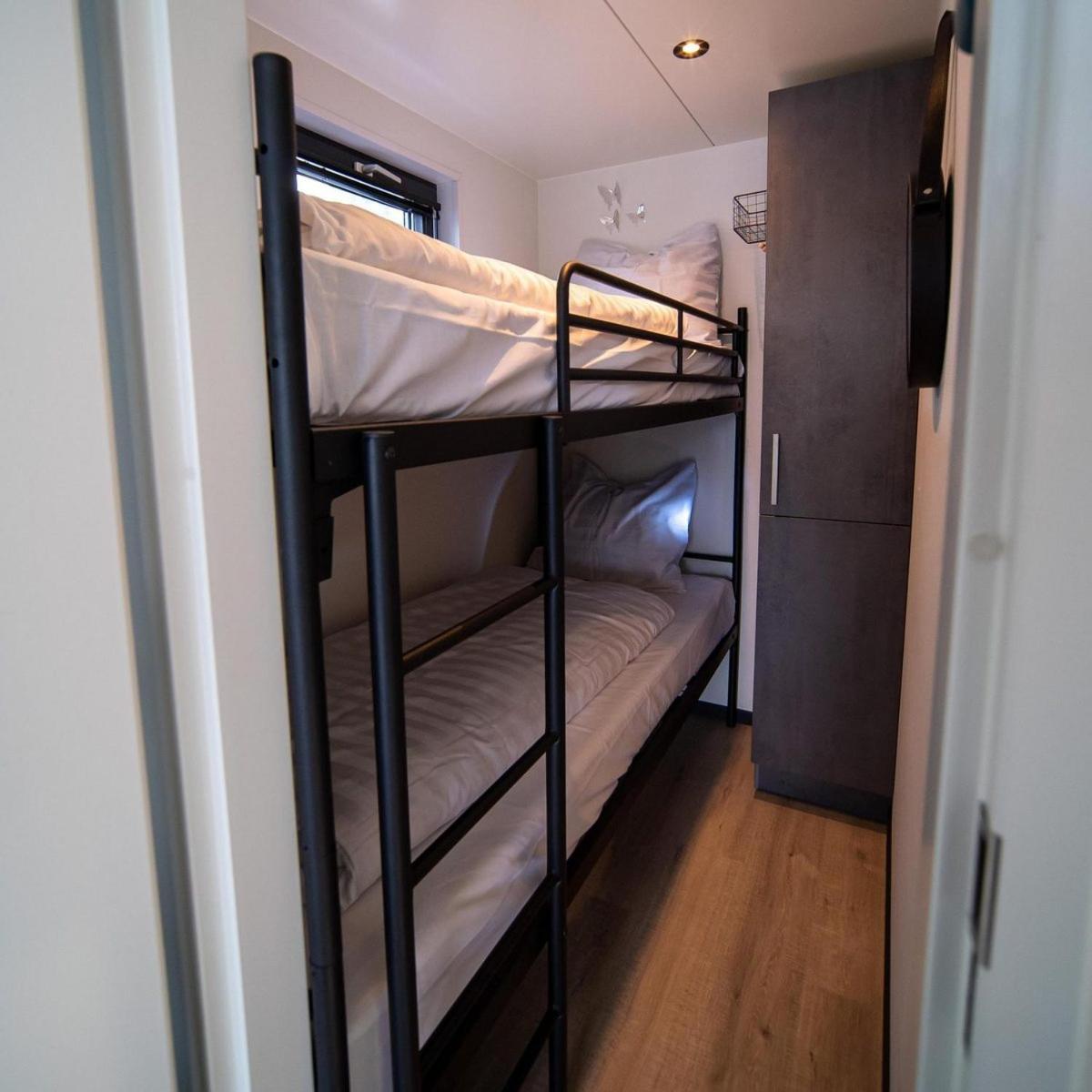 Houseboat Marina Mookerplas 4-6 Persons Plasmolen Εξωτερικό φωτογραφία