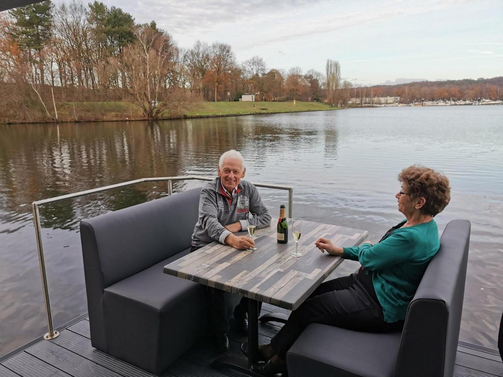 Houseboat Marina Mookerplas 4-6 Persons Plasmolen Εξωτερικό φωτογραφία